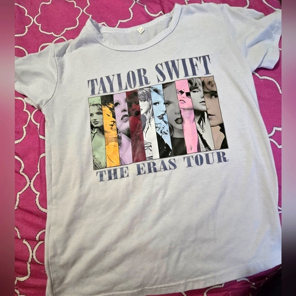 Size 8-10 Taylor Swift Girls  Short Sleeve Tee The Eras Tour - Picture 1 of 8